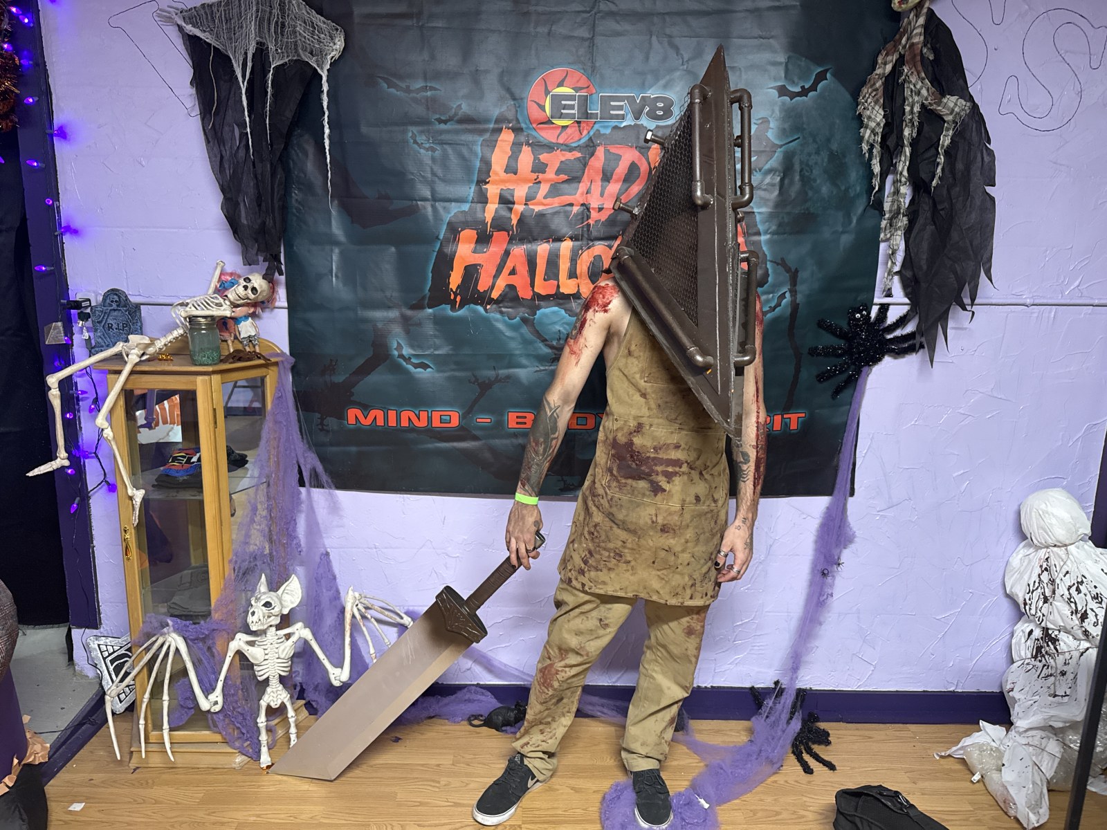 C008 — Pyramid Head costume photo