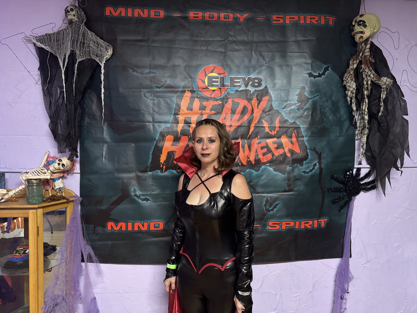 C005 — Goth princess costume photo